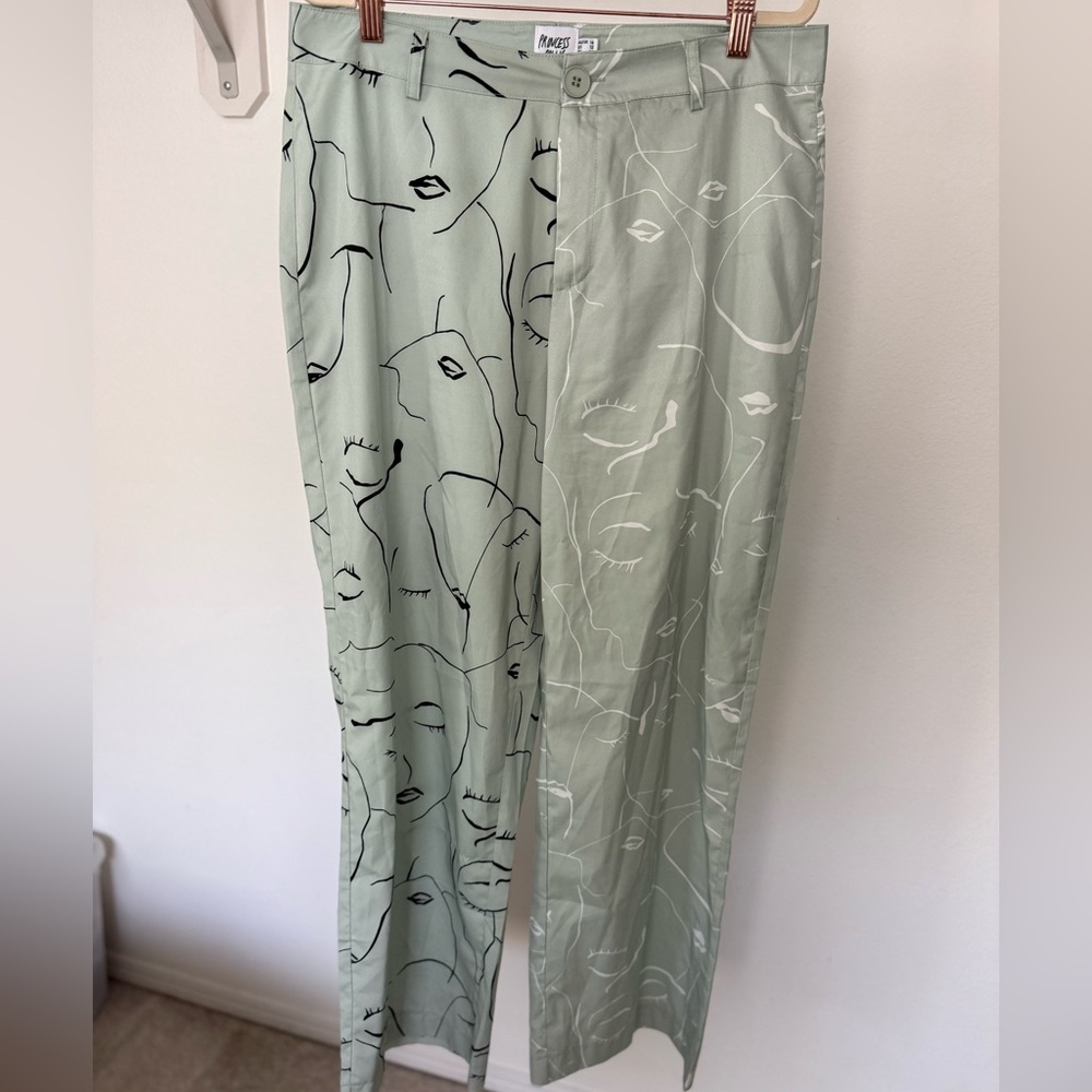 Princess Polly Mint Green Face Print Pants - Size 12